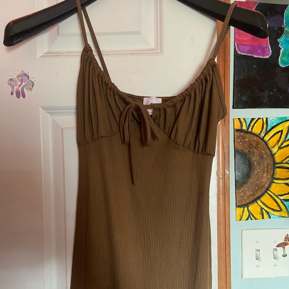 Brown dress